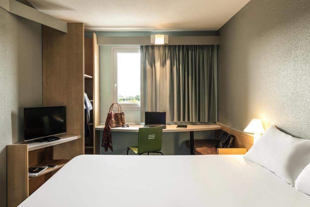 Ibis Auch Ξενοδοχείο Εξωτερικό φωτογραφία